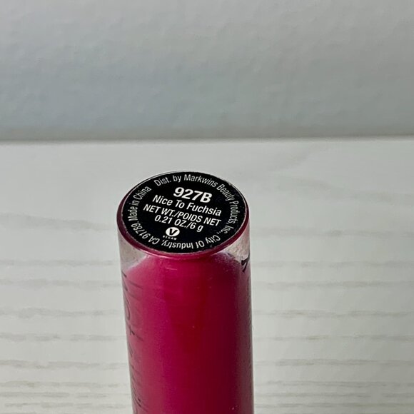 927B NICE TO FUCHSIA  MegaLast Liquid Catsuit Matte Lipstick wet n wild *opened - Picture 4 of 4